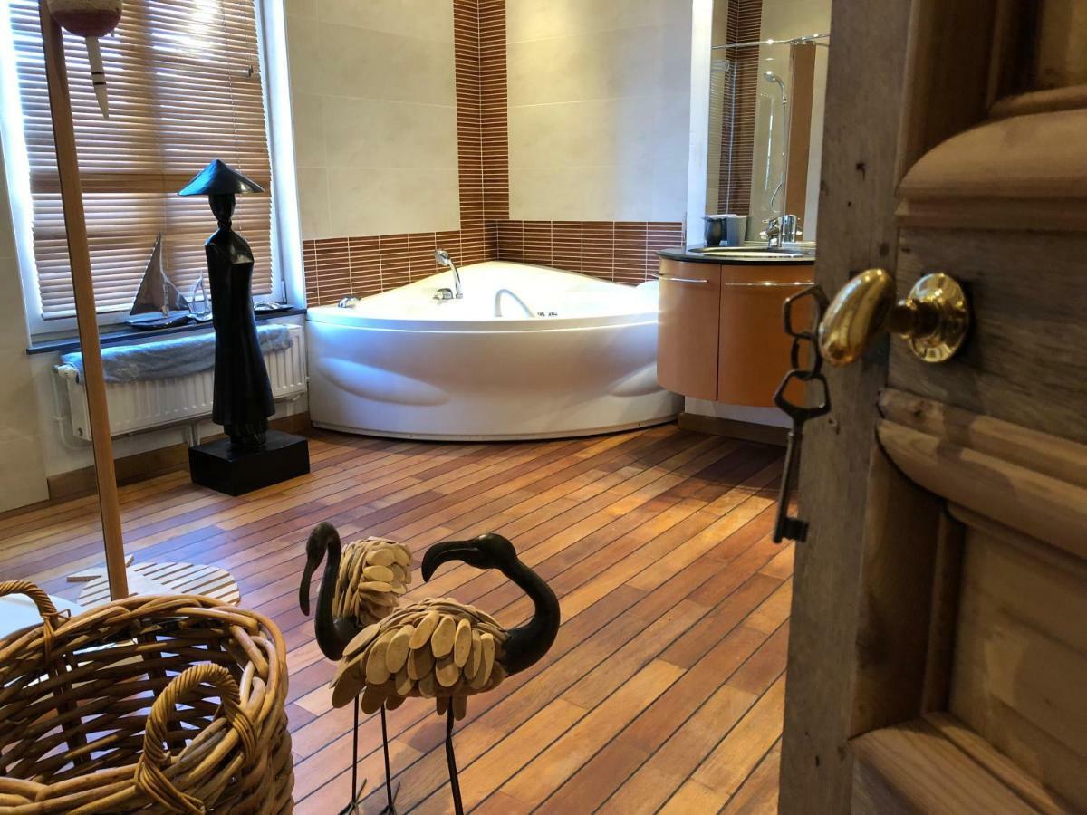 Le Carre Des Arts Hotel Le Cateau-Cambresis ภายนอก รูปภาพ