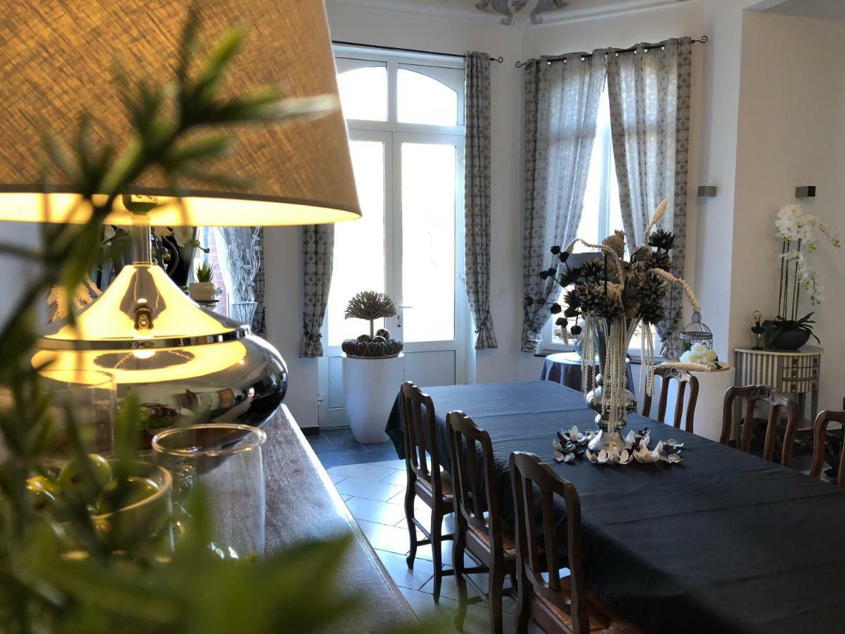 Le Carre Des Arts Hotel Le Cateau-Cambresis ภายนอก รูปภาพ