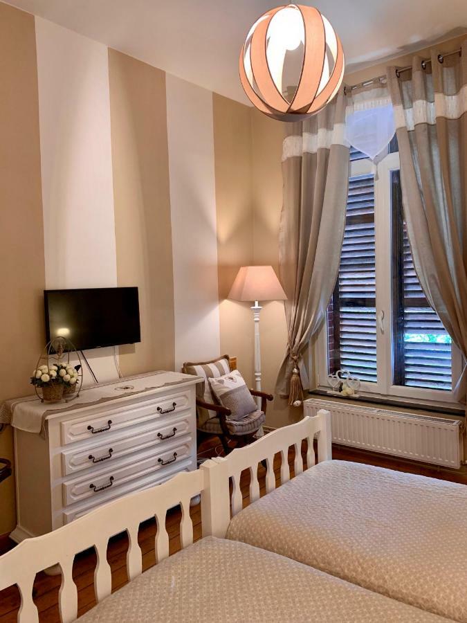 Le Carre Des Arts Hotel Le Cateau-Cambresis ภายนอก รูปภาพ
